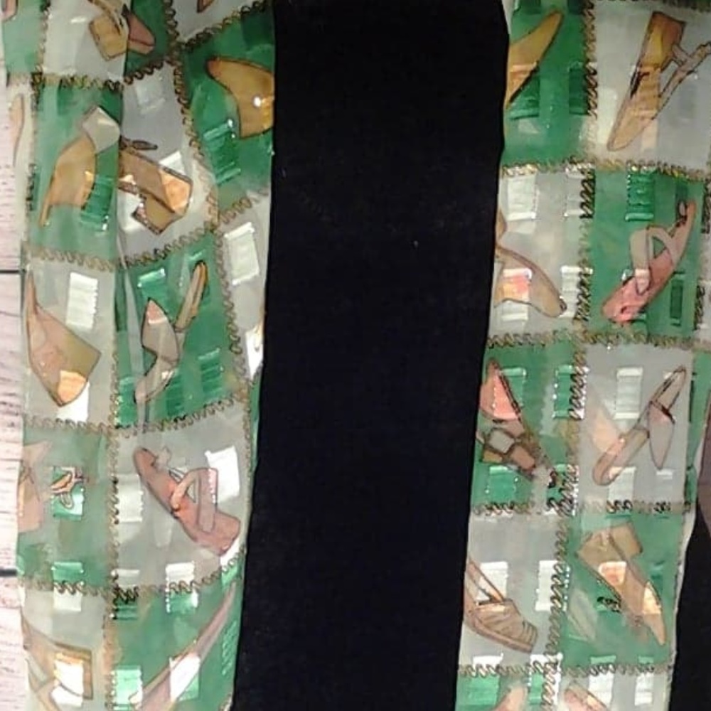 SCARF - Picture 2 of 2